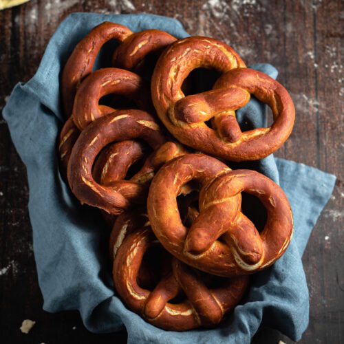Easy German Soft Pretzels (Brezel) - Romandian Masala