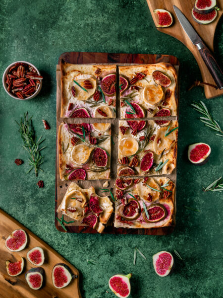 German Flammkuchen with fresh figs, ideal for Christmas parties and winter gatherings